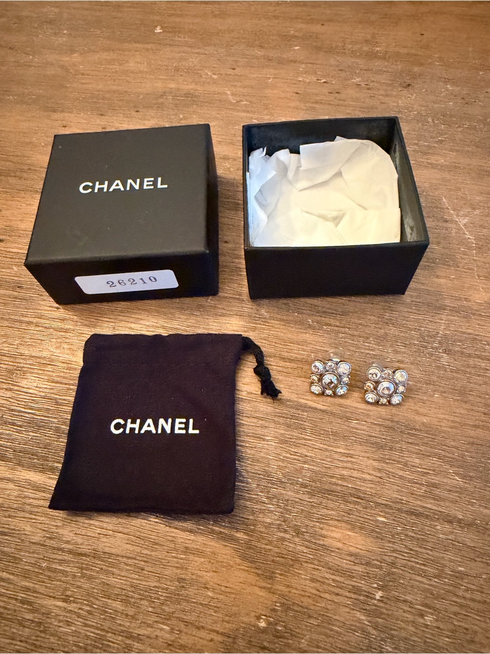 CHANEL Cluster Argyle Champagne Diamond Square Pierced Earrings Golden Metal